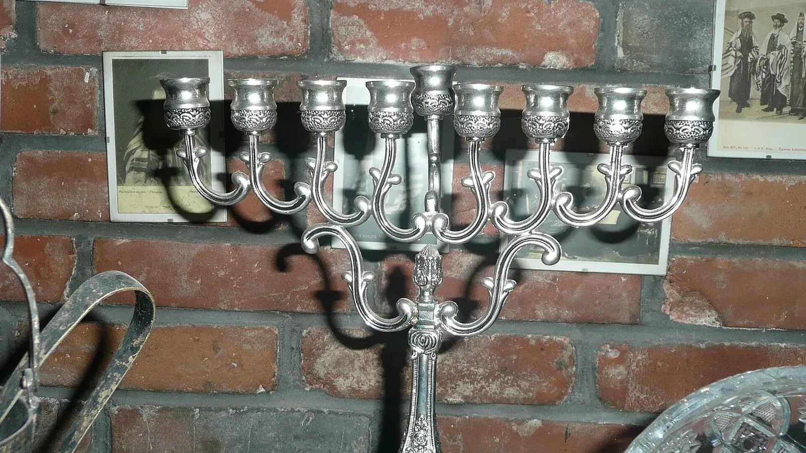 History of Hanukkah: From 165 BCE Revolt to Modern Tradition